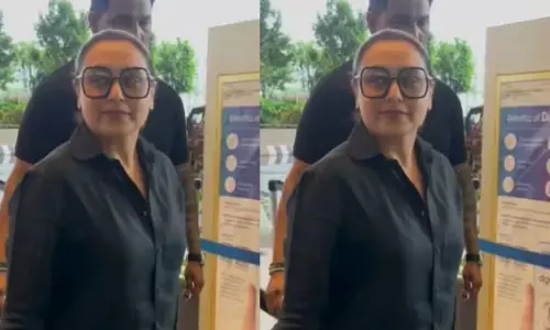 ऑल-ब्लैक लुक में एयरपोर्ट पर नजर आईं एक्ट्रेस रानी मुखर्जी,  देखिए उनका स्टाइलिश बैग