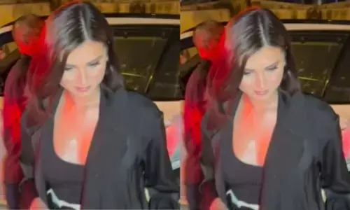 एक्ट्रेस तारा सुतारिया का बॉस लेडी लुक वायरल, ब्लैक ब्लैजर में कमाल की लगीं