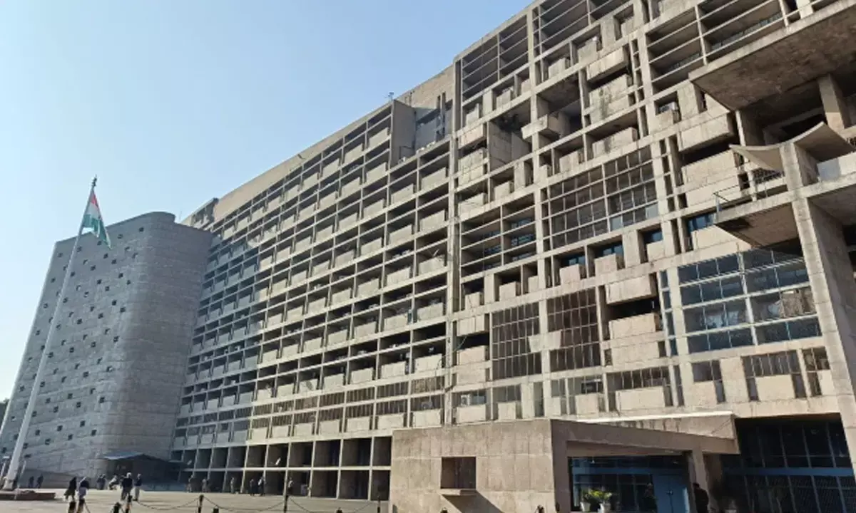 दो आईएएस और 39 एचसीएस अफसरों के तबादले और पोस्टिंग, कई जिलों में अधिकारी बदले