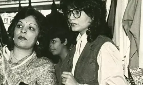 Karan Johar shares Throwback Photo with Zeenat Aman And mother Hiroo Johar