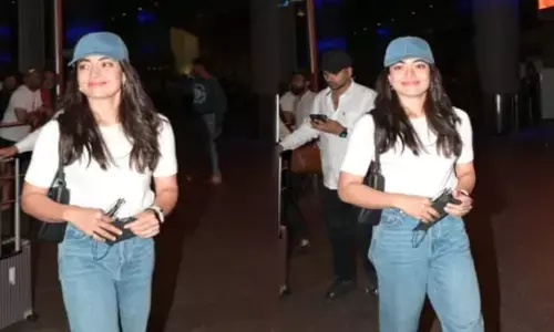 व्हाइट टी-शर्ट और डेनिम में एक्ट्रेस रश्मिका मंदाना का कूल लुक, गर्मियों के लिए परफेक्ट स्टाइल