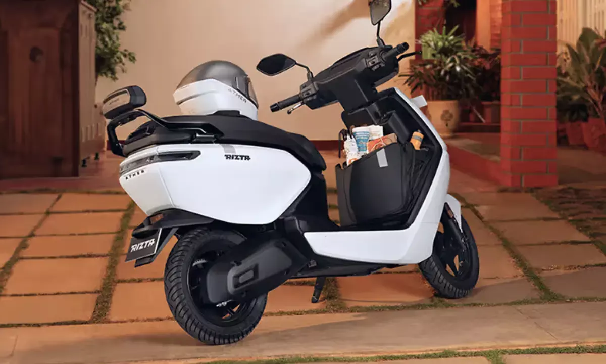 महीना खत्म होने से पहले ही तय हो ओला का सफाया! इस बार बजाज पर भारी पड़ी ये कंपनी