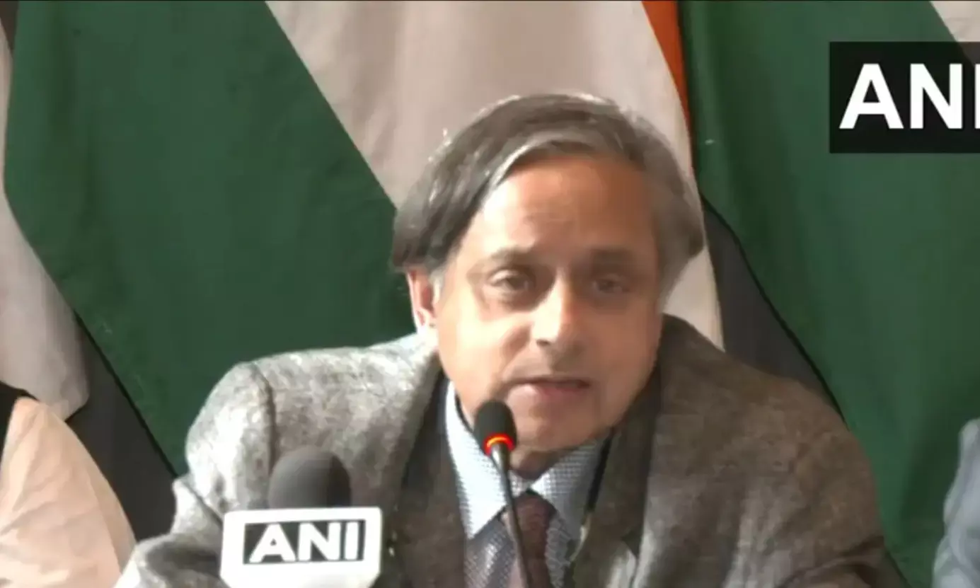 कोलंबिया में शशि थरूर बोले-हमला करने और बचाने वाले के बीच समानता नहीं हो सकती