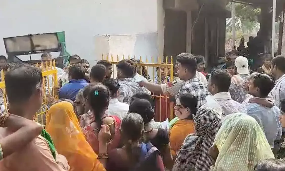 There was a stampede for food tokens