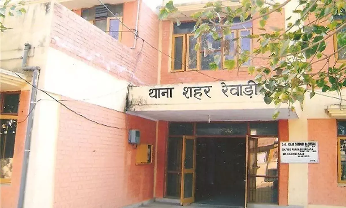 मैच पर सट्टा लगाने वाले तीन आरोपी गिरफ्तार, 10 मोबाइल फोन, लैपटॉप और नकदी बरामद