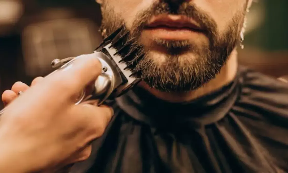 Beard Grooming Tips: क्या आपकी दाढ़ी में तो नहीं पनप रहा बैक्टीरिया, साफ रखने के लिए ये टिप्स अपनाएं