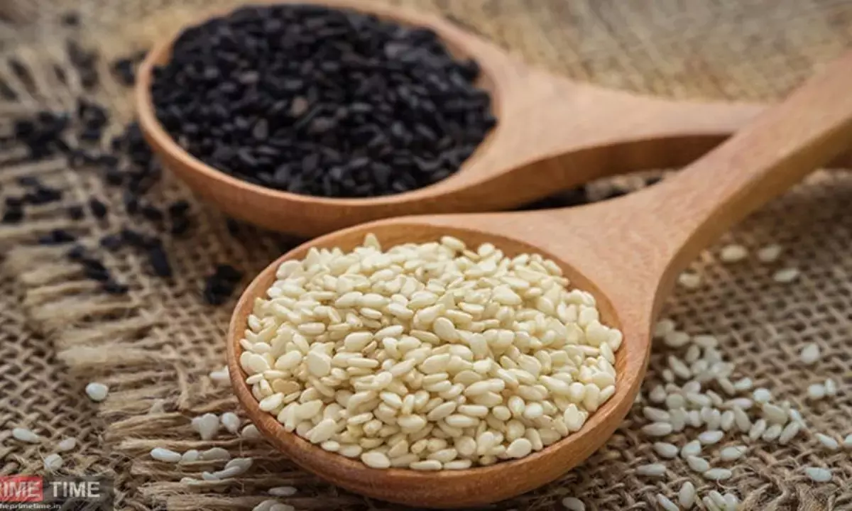 सिर्फ स्वाद ही नहीं, सेहत का भी खजाना है तिल, जानिए क्यों कहते हैं इसे सुपरफूड
