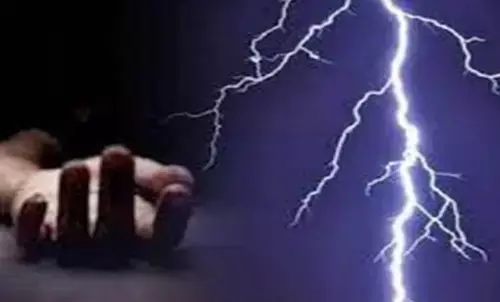 रीवा में आकाशीय बिजली गिरने से मां-बाप सहित बेटे की मौत, दो गंभीर रूप से घायल