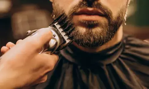 Beard Grooming Tips: क्या आपकी दाढ़ी में तो नहीं पनप रहा बैक्टीरिया, साफ रखने के लिए ये टिप्स अपनाएं