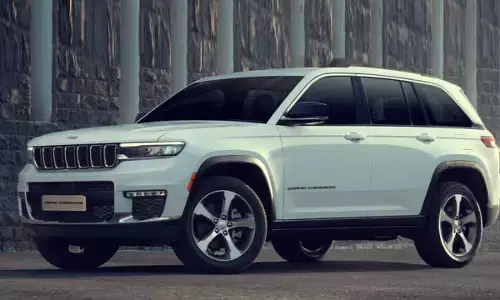 इस साल के खत्म होन से पहले आ जाएगा इस SUV का नया मॉडल, पुराने पर आया तगड़ा डिस्काउंट