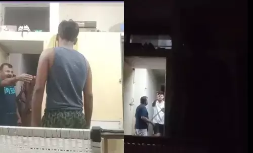 बॉयज हॉस्टल में वार्डन ने छात्रों को डंडों से पीटा, कैंपस में मचा हड़कंप; वीडियो वायरल