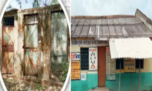 सरगुजा की 154 शालाओं की मरम्मत ठप :  खपरैल के भवन और टीन शेड में स्कूल , बच्चों की सिर पर टपकेगी मुसीबत