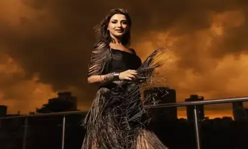 एक्ट्रेस सोनाली बेंद्रे ने पहना लहरों वाला गाउन, फैंस देखकर हुए फिदा, आप भी डालिए एक नजर