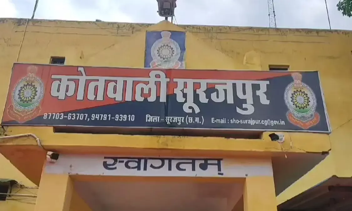 5 आरोपी गिरफ्तार, कई गाड़ियों सहित कैश जब्त