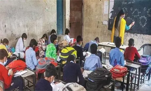 छत्तीसगढ़ में होगी शिक्षकों की भर्ती: पहले चरण में 5,000 पदों पर नियुक्ति, युक्तियुक्तकरण के बाद शुरू होगी प्रक्रिया