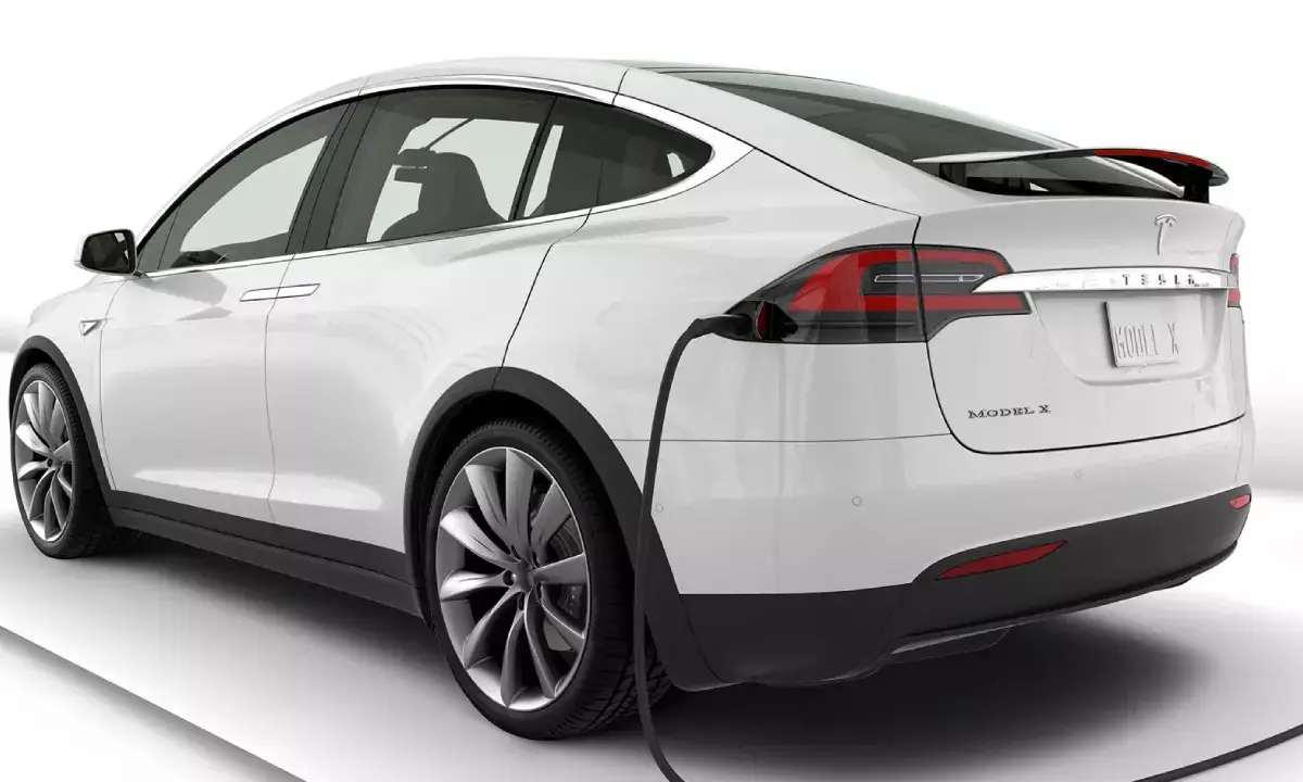 टेस्ला को भारत में इलेक्ट्रिक कार बनाने में दिलचस्पी नहीं, सिर्फ शोरूम से करना चाहती है बिजनेस