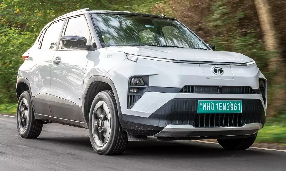 ओनर की गाड़ी में आई गजब की खराबी, रास्ते पर दौड़ते-दौड़ते हो रही बंद; सर्विस के बाद भी समाधान नहीं