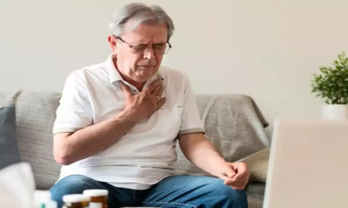 गर्मी के मौसम में किस वजह से आता है हार्ट अटैक, जानिए लक्षण और बचने के उपाय