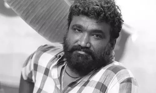 तमिल निर्देशक विक्रम सुगुमारन का 47 साल की उम्र में निधन, बस में दिल का दौरा पड़ने से हुई मौत