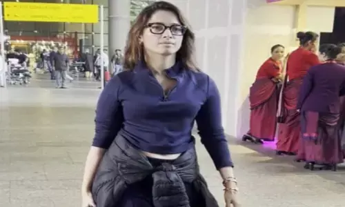 एक्ट्रेस तमन्ना भाटिया का नो-मेकअप लुक, एयरपोर्ट पर कैजुअल आउटफिट में आईं नजर