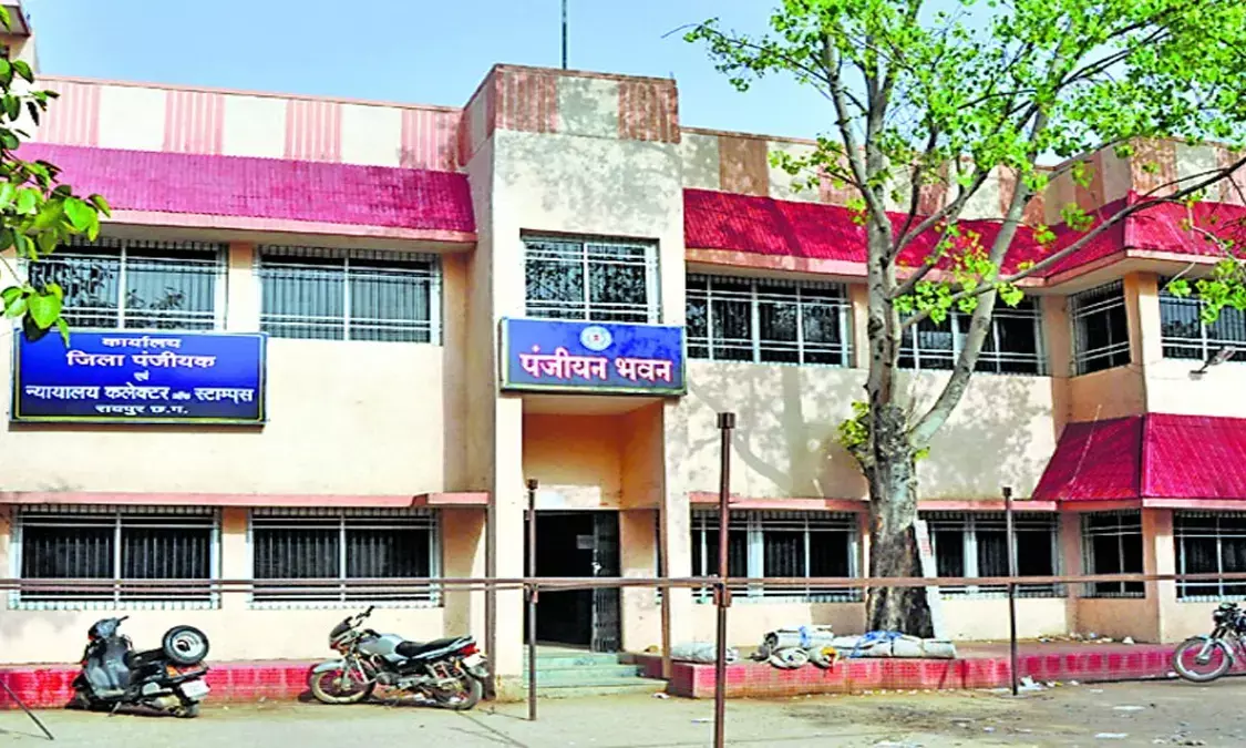 रायगढ़ और राजनांदगांव में खूब बिकी जमीन : रजिस्ट्री की कमाई में रायपुर पिछड़ा, दंतेवाड़ा सबसे पीछे