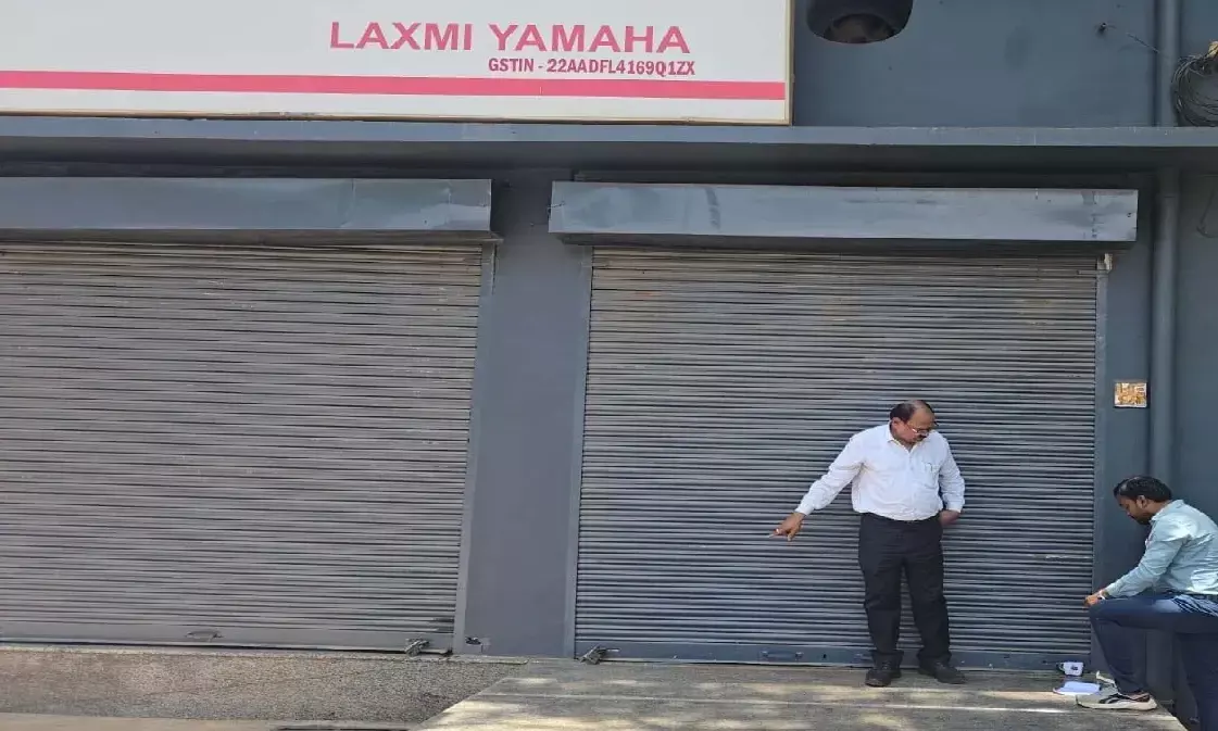 officer sealing officer sealing