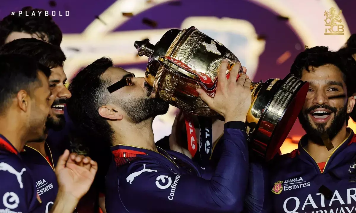 बेंगलुरु बना आईपीएल का नया बादशाह, विराट कोहली का सपना पूरा; आंखें हुईं नम