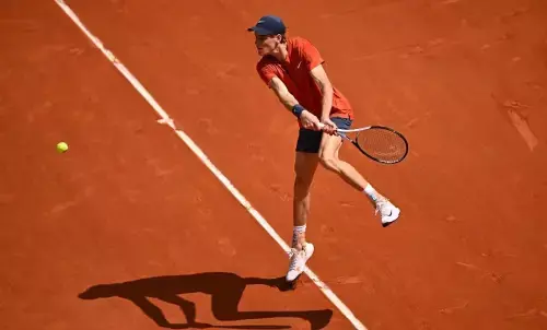 जैनिक सिनर ने रूबलेव को हराया, रोलां गैरो के क्वार्टर फाइनल में मारी एंट्री