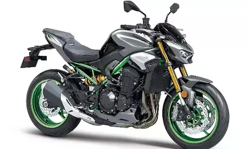 कावासाकी ने लॉन्च की मशहूर स्ट्रीटफाइटर मोटरसाइकिल, जानें Z900 की खासियतें कावासाकी ने लॉन्च की मशहूर स्ट्रीटफाइटर मोटरसाइकिल, जानें Z900 की खासियतें
