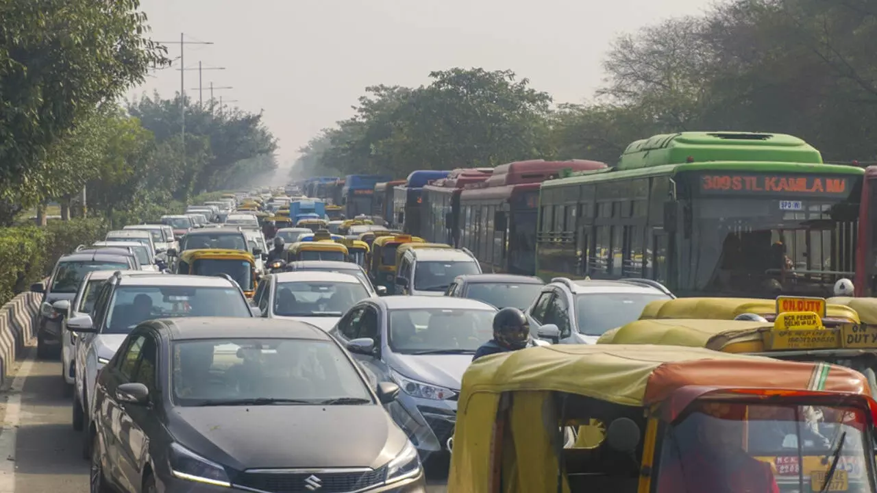 1 नवंबर से दिल्ली के अंदर सिर्फ EV, CNG और BS6 गाड़ियों को ही एंट्री, जानिए क्या है नया नियम? 1 नवंबर से दिल्ली के अंदर सिर्फ EV, CNG और BS6 गाड़ियों को ही एंट्री, जानिए क्या है नया नियम?