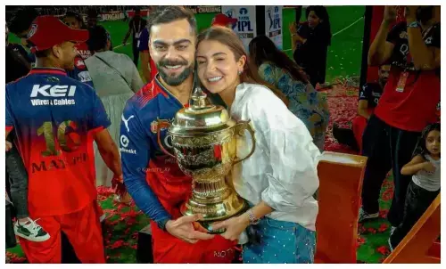 Anushka Sharma ipl final look