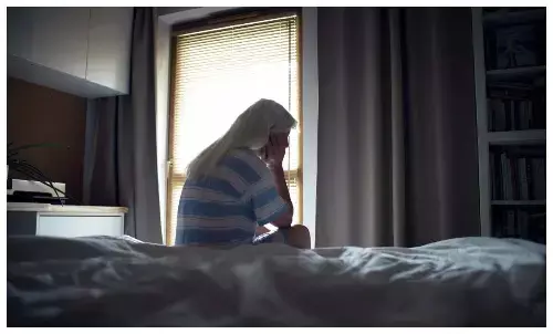 अगर आप बिस्तर पर जाने के बाद करते हैं ये काम, तो कैंसर को दे रहे न्योता!