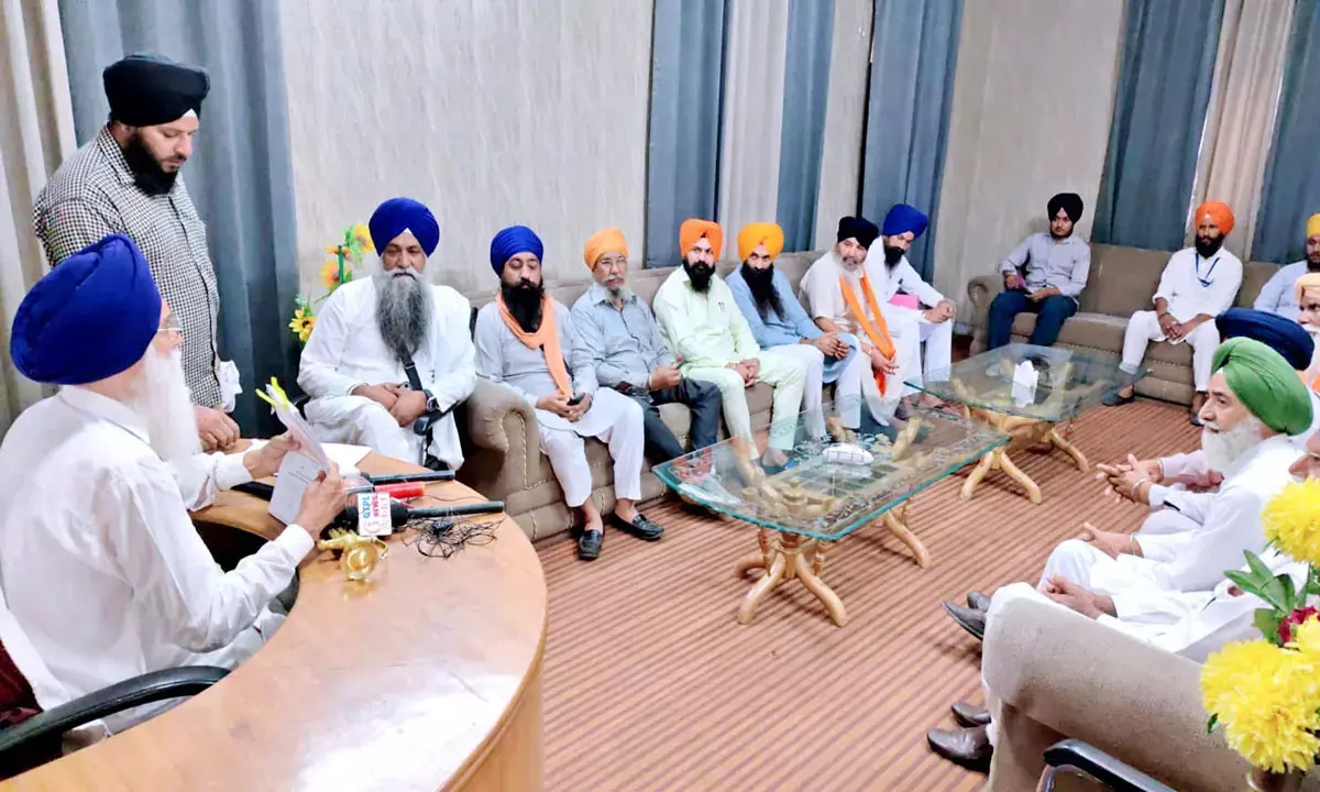 गुरुघर की 40 एकड़ जमीन पर अवैध रूप से बिल्डर काटने लगे प्लॉट, साध-संगत ने लिखी चिट्ठी