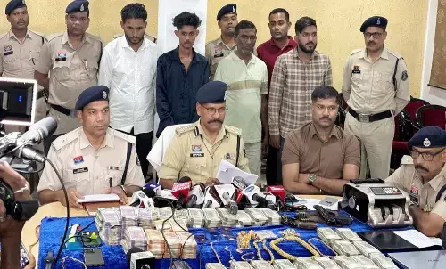 four accused arrested cyber unit