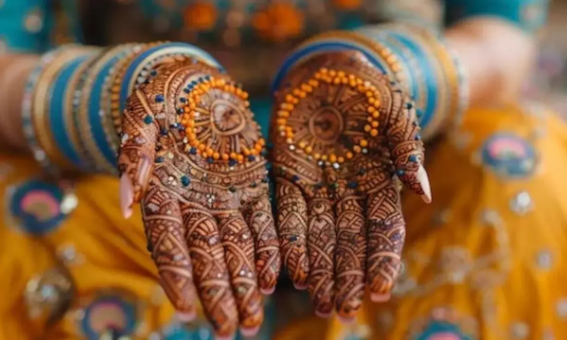 Mehandi Designs: बकरीद पर ये लेटेस्ट डिजाइन लगा देंगे चार चांद, पुराना छोड़ नए को करें ट्राई