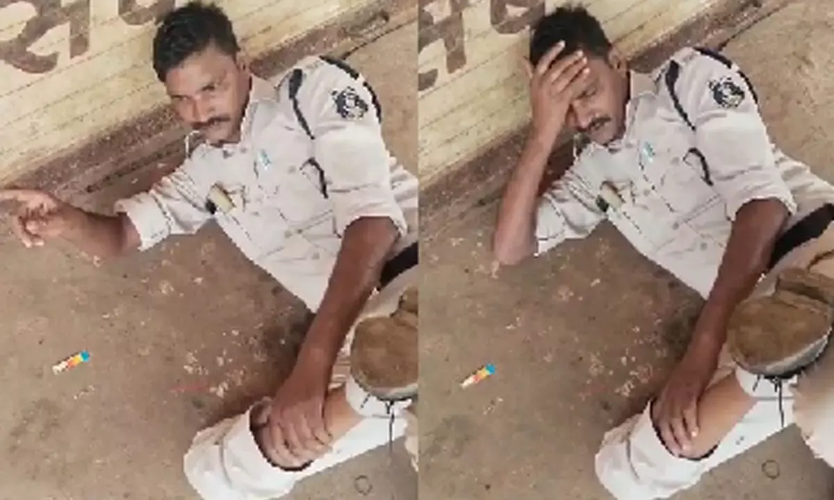 बेसुध सड़क किनारे लोट रहा सिपाही, देखिए VIDEO