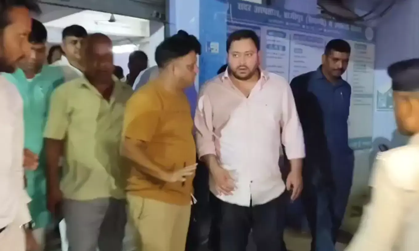 तेजस्वी यादव के काफिले में घुसा तेज रफ्तार ट्रक, बाल-बाल बचे नेता प्रतिपक्ष