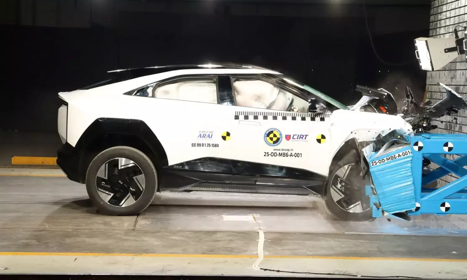 कार सेफ्टी में टाटा और महिंद्रा अव्वल, भारत में 12 टॉप SUVs को मिली 5* रेटिंग