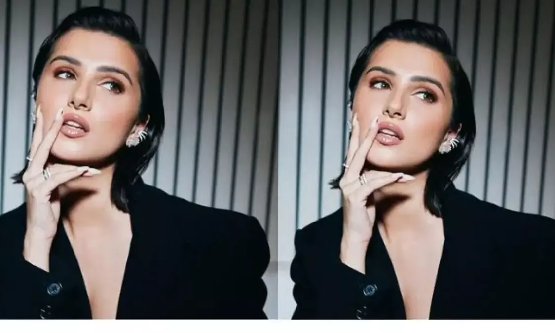 एक्ट्रेस तारा सुतारिया का ऑल ब्लैक लुक, ऑफिस जाने के लिए परफेक्ट स्टाइल