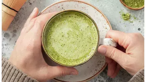 Matcha latte drink