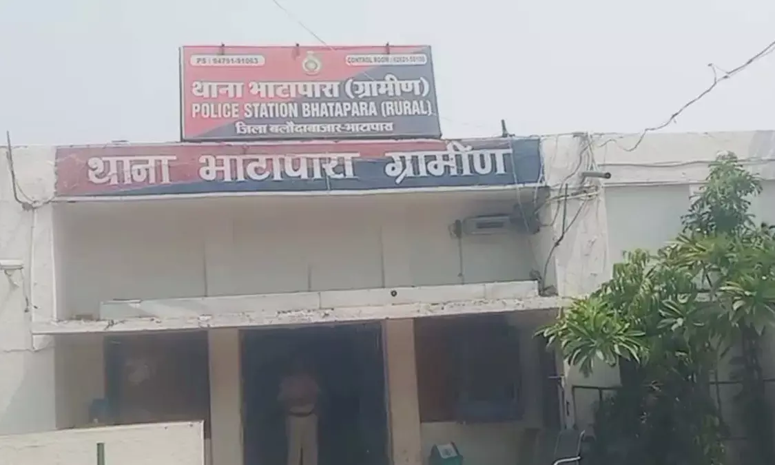 Due to a family dispute in Bhatapara, the younger brother killed the elder brother