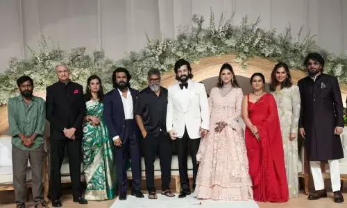 अखिल अक्किनेनी और ज़ैनब रावजी के ग्रैंड वेडिंग रिसेप्शन में सजी सितारों की महफिल, देखें शानदार तस्वीरें