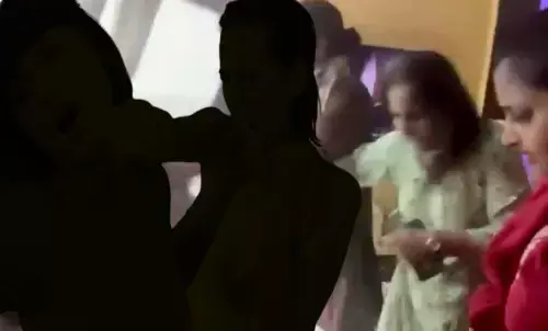 ग्रेटर नोएडा की सोसायटी में हंगामा, महिलाओं में जमकर चले लात-घूंसे
