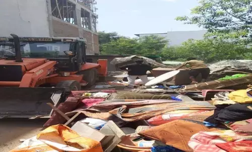 अतिक्रमण पर नगर निगम की सख्त कार्रवाई, अवैध मकान-दुकानें तोड़ी गईं