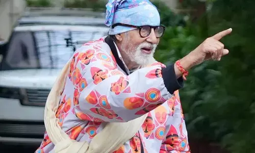 Amitabh Bachchan slams trolls for commenting on his Age, deletes post later Amitabh Bachchan slams trolls for commenting on his Age, deletes post later