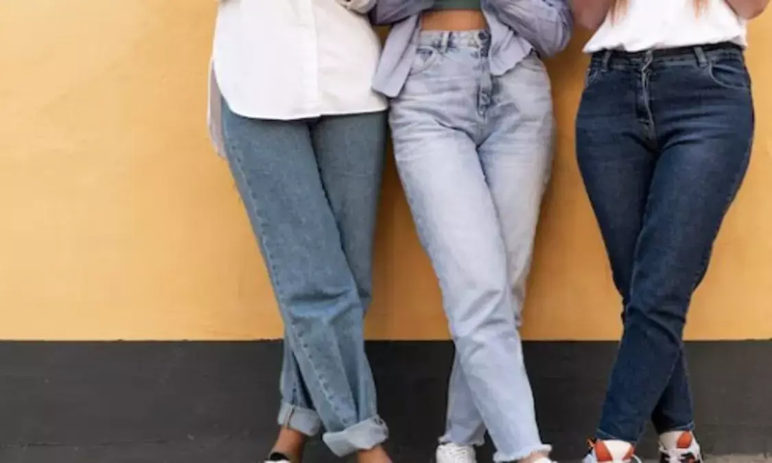 Fashion Tips: जींस पहनते वक्त इन बातों का रखें खास ख्याल, नहीं दिखेगी मोटी कमर