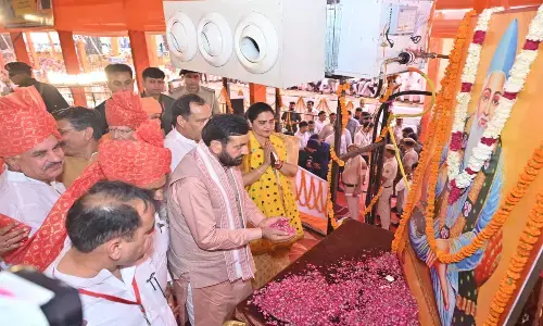 सीएम ने सफाई कर्मचारियों का वेतन 2100 रुपये बढ़ाया, 100 बेड का नशामुक्ति केंद्र भी बनेगा