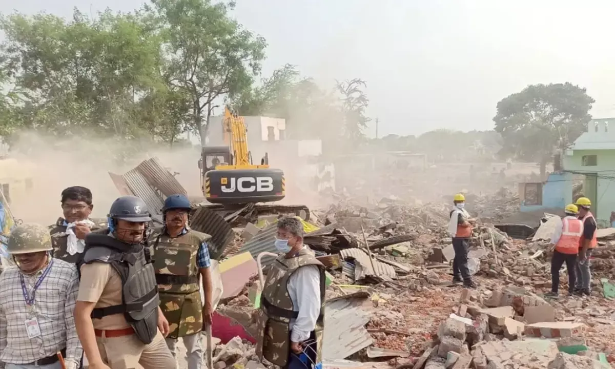 98 मकान ढहाए गए, 45 साल से रह रहे लोग बोले- हमें जबरन हटाया जा रहा