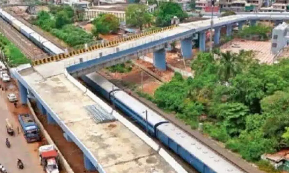 उद्घाटन से पहले ही 90 डिग्री मोड़ों पर मचा घमासान, सुरक्षा पर उठे सवाल