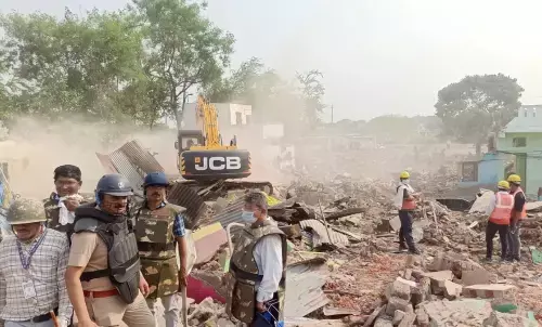 98 मकान ढहाए गए, 45 साल से रह रहे लोग बोले- हमें जबरन हटाया जा रहा